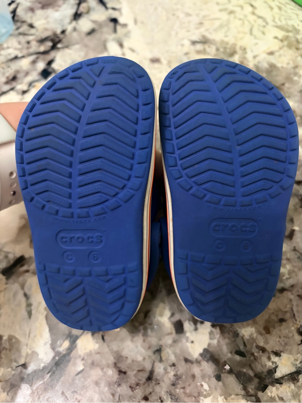 Blue Crocband Crocs - Size 6 - Picture 4 of 10